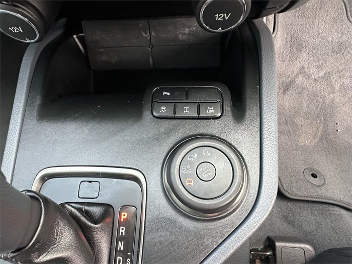 2016 FORD EVEREST TREND