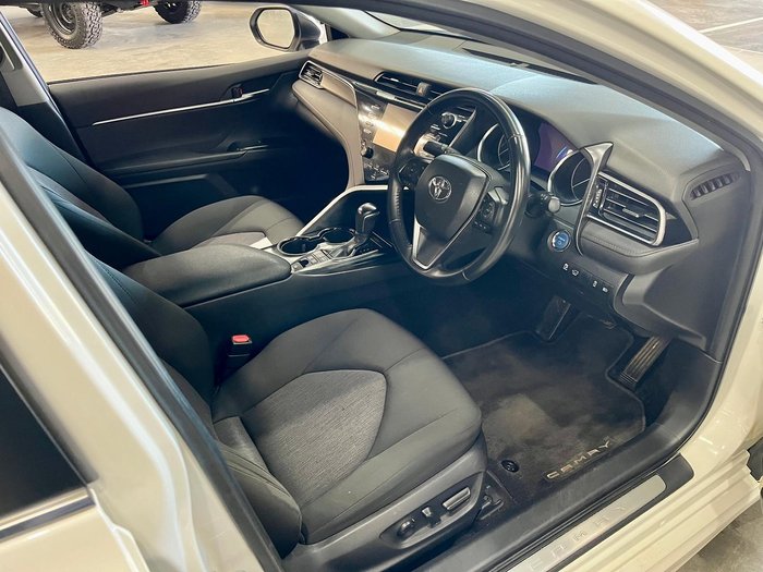 2020 Toyota Camry Ascent Sport AXVH71R Glacier White