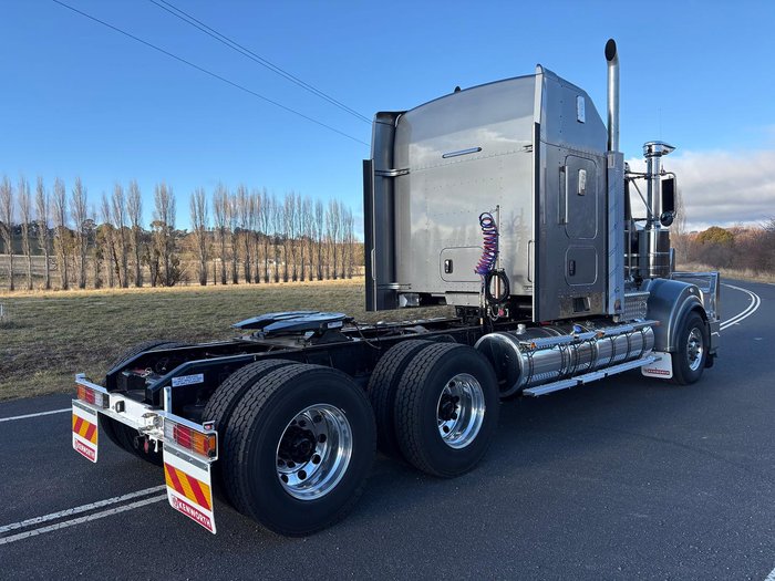 2025 Kenworth T909