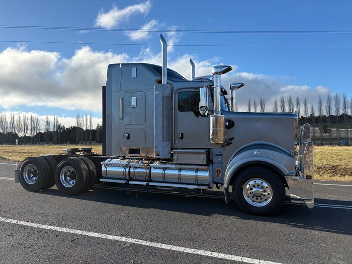 2025 Kenworth T909