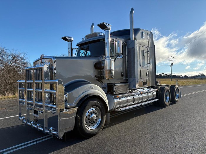 2025 Kenworth T909