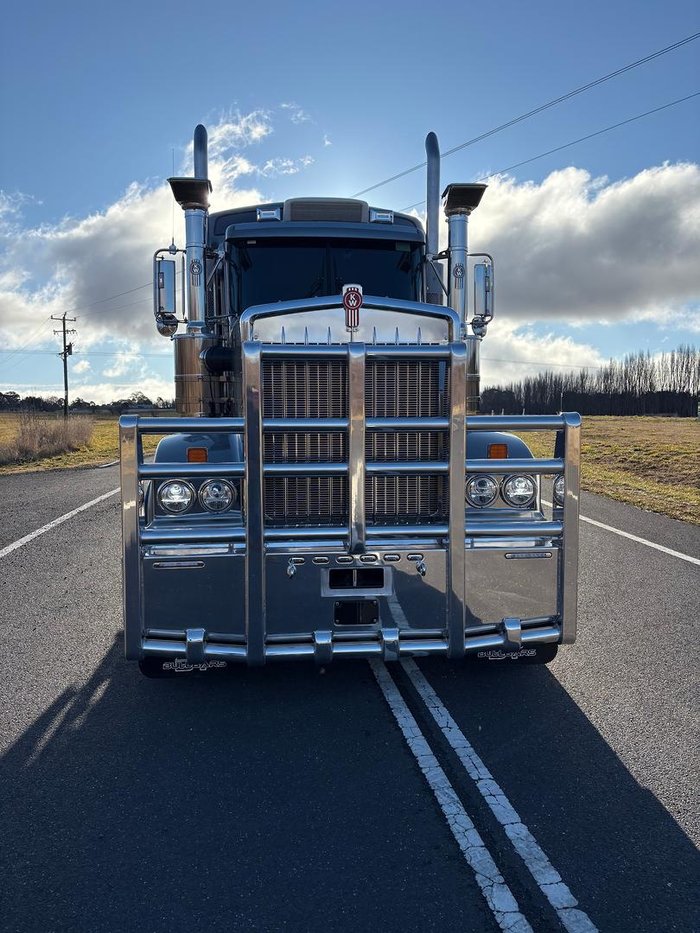 2025 Kenworth T909