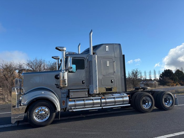 2025 Kenworth T909