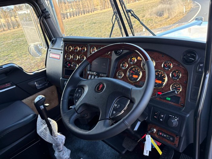 2025 Kenworth T909