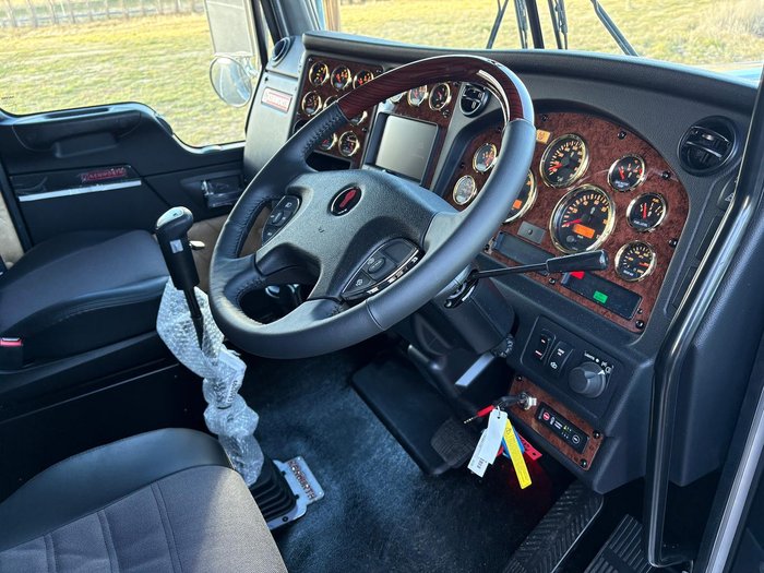 2025 Kenworth T909