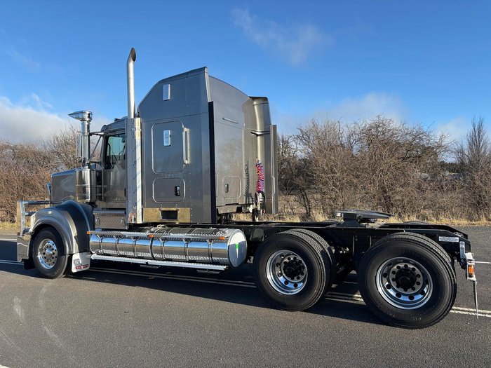 2025 Kenworth T909