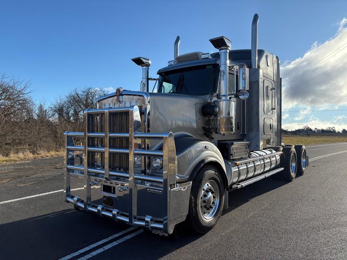 2025 Kenworth T909