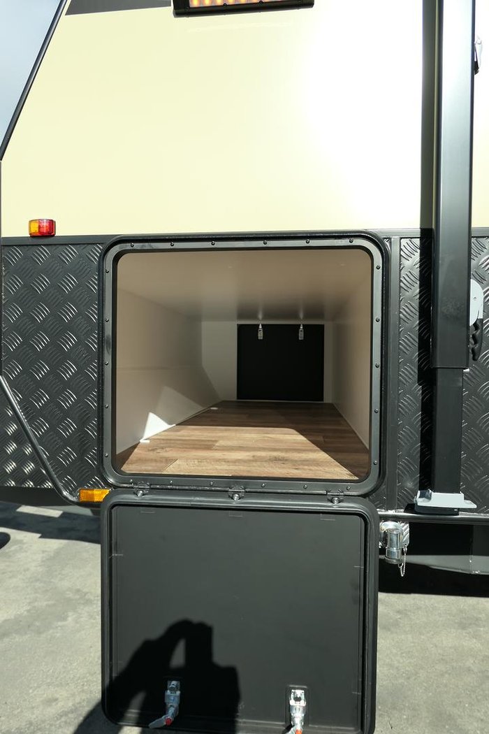 2025 Domain Whiteline