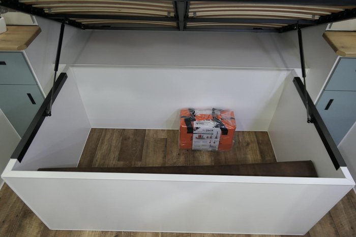 2025 Domain Whiteline