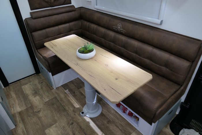 2025 Domain Whiteline