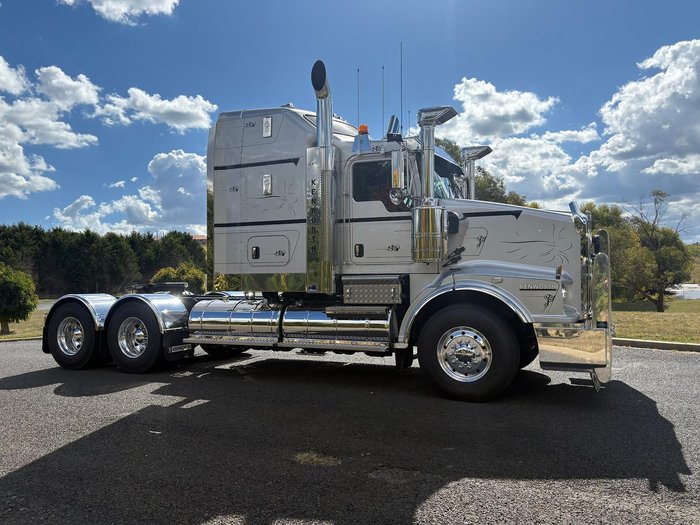 2024 Kenworth T659 Silver