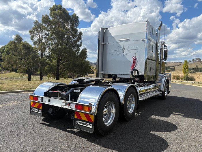 2024 Kenworth T659 Silver