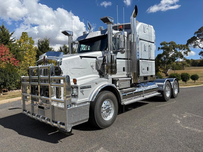 2024 Kenworth T659 Silver