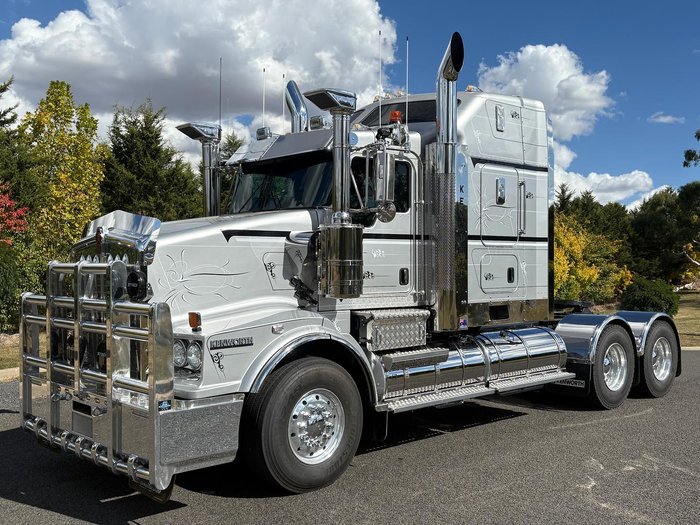 2024 Kenworth T659 Silver