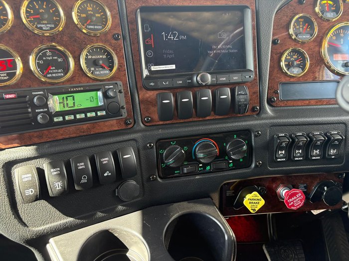2024 Kenworth T659 Silver