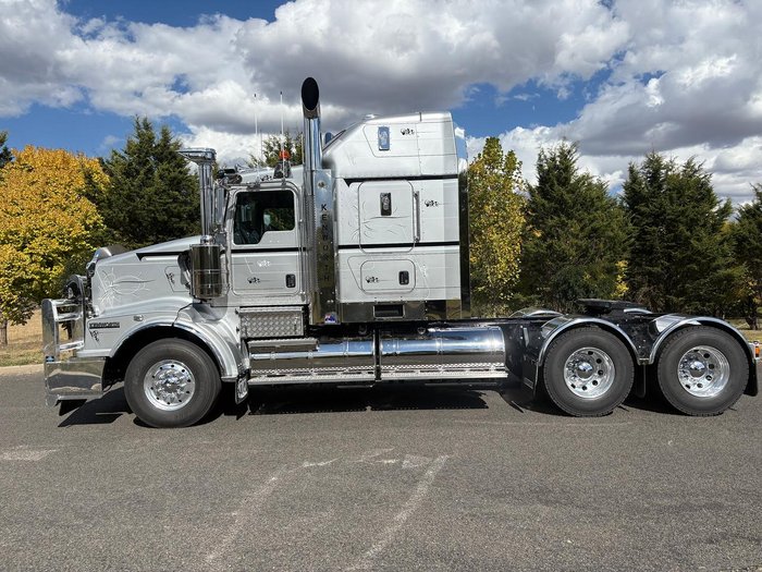 2024 Kenworth T659 Silver