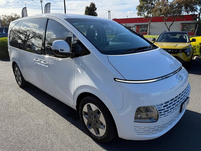 2023 Hyundai STARIA 