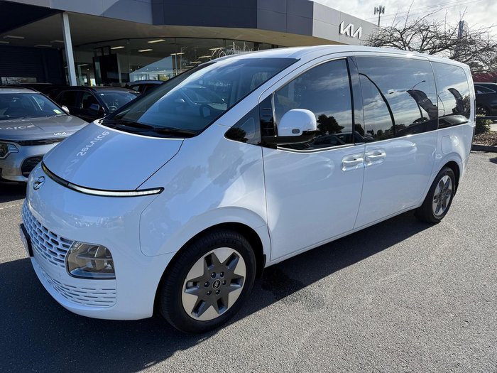 2023 Hyundai STARIA 