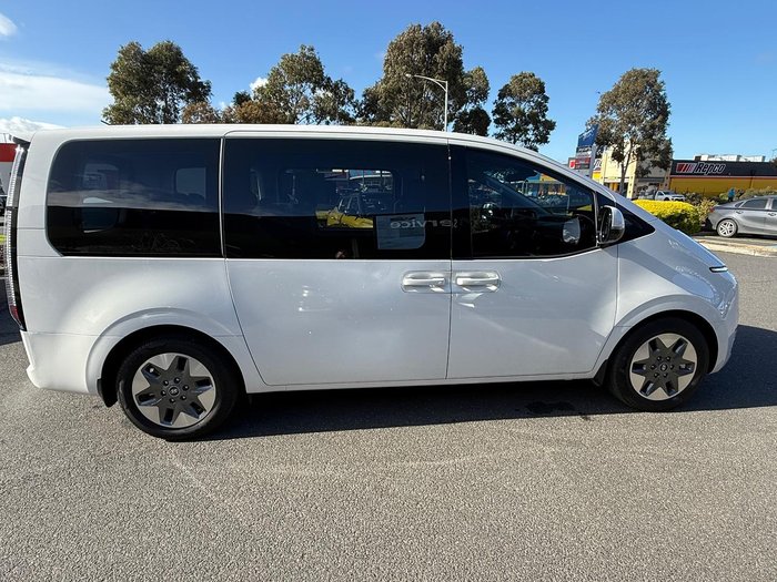 2023 Hyundai STARIA 