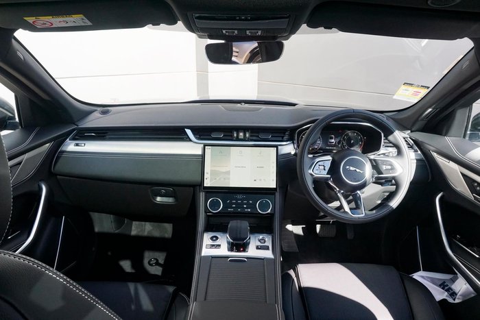 2024 Jaguar F-PACE P250 R-Dynamic S