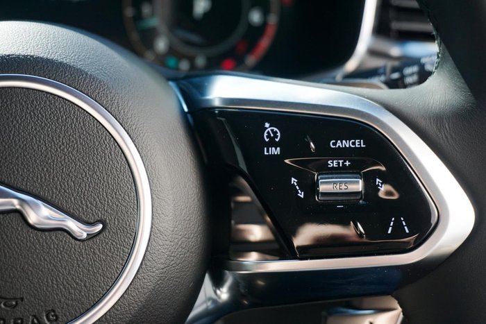2024 Jaguar F-PACE P250 R-Dynamic S