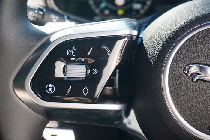 2024 Jaguar F-PACE P250 R-Dynamic S