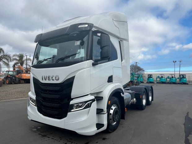 2024 Iveco AT 460 MED ROOF PRIME MOVER