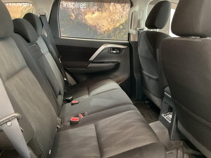 2020 Mitsubishi Pajero Sport GLX