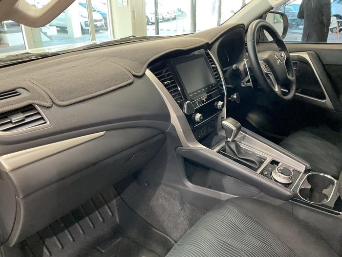 2020 Mitsubishi Pajero Sport GLX