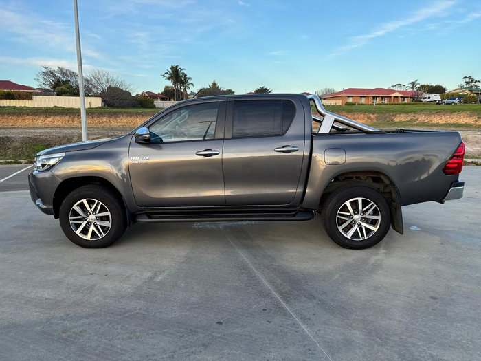 2017 Toyota Hilux SR5