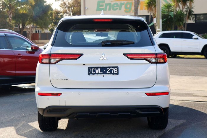 2024 Mitsubishi Outlander ES ZM MY24 White