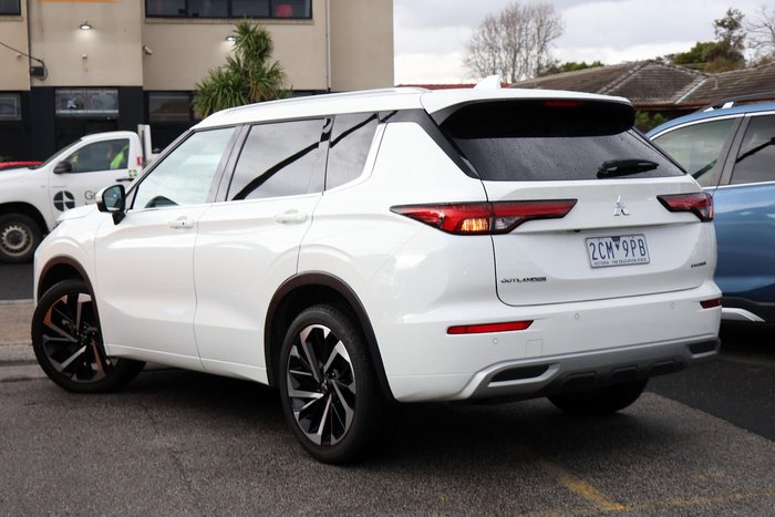 2023 Mitsubishi Outlander Exceed