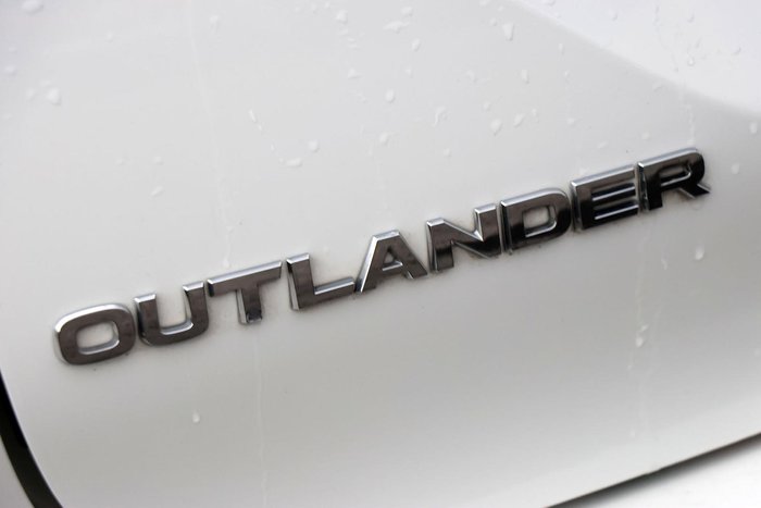 2023 Mitsubishi Outlander Exceed
