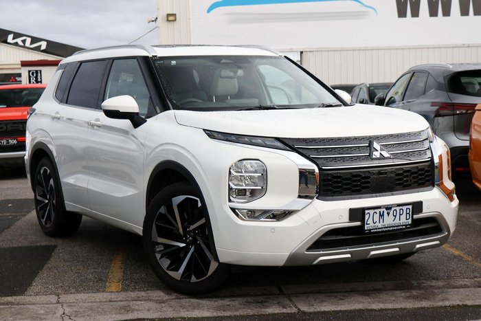 2023 Mitsubishi Outlander Exceed
