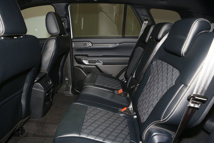 2024 Ford Everest Platinum