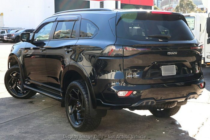 2025 Isuzu MU-X X-TERRAIN