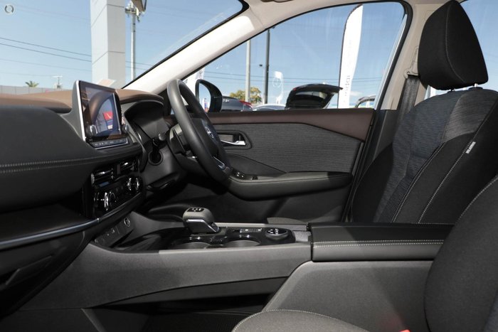 2025 Nissan X-TRAIL ST