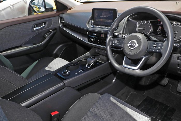 2025 Nissan X-TRAIL ST