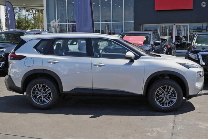 2025 Nissan X-TRAIL ST