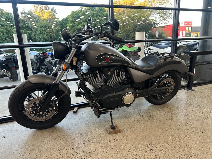 2015 VICTORY GUNNER Grey
