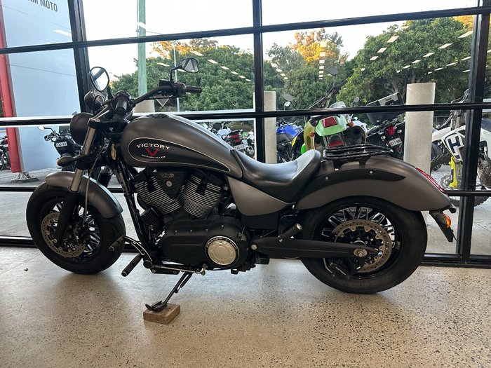 2015 VICTORY GUNNER Grey