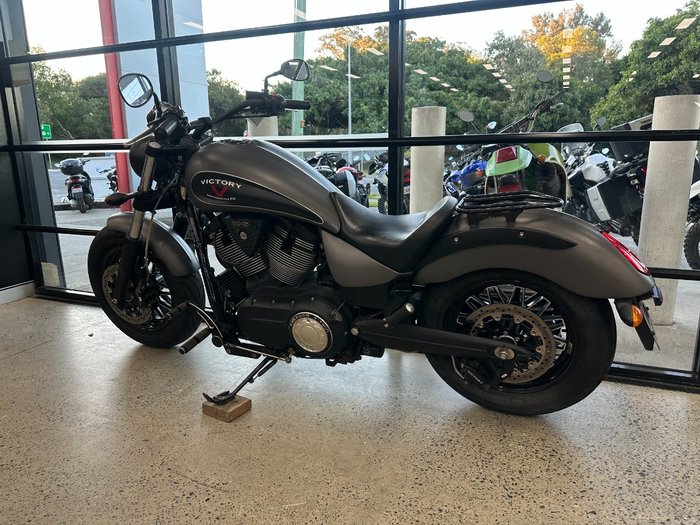 2015 VICTORY GUNNER Grey