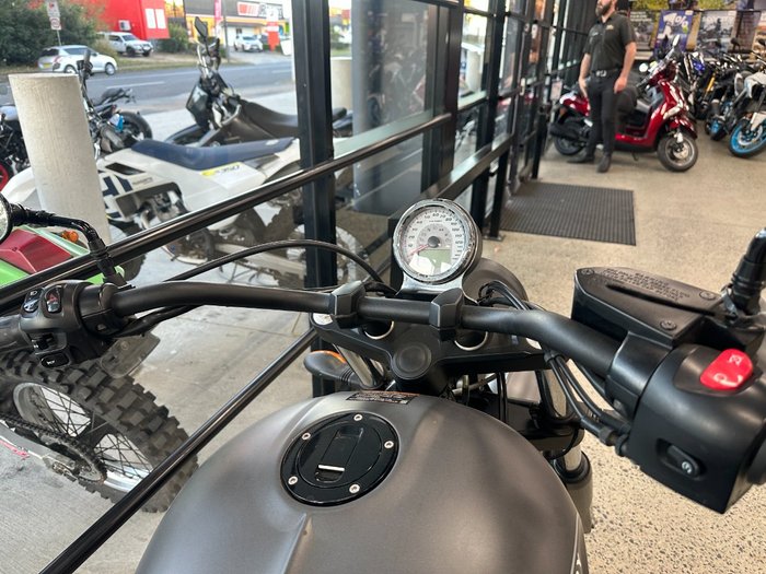 2015 VICTORY GUNNER Grey