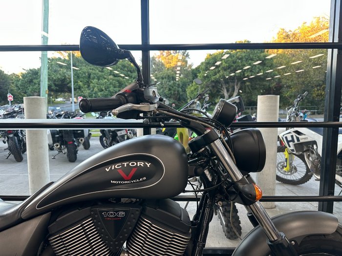 2015 VICTORY GUNNER Grey