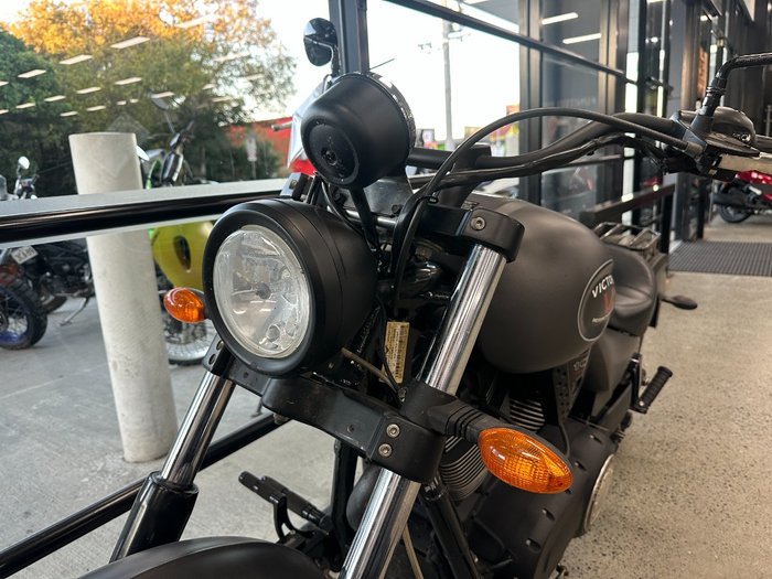 2015 VICTORY GUNNER Grey