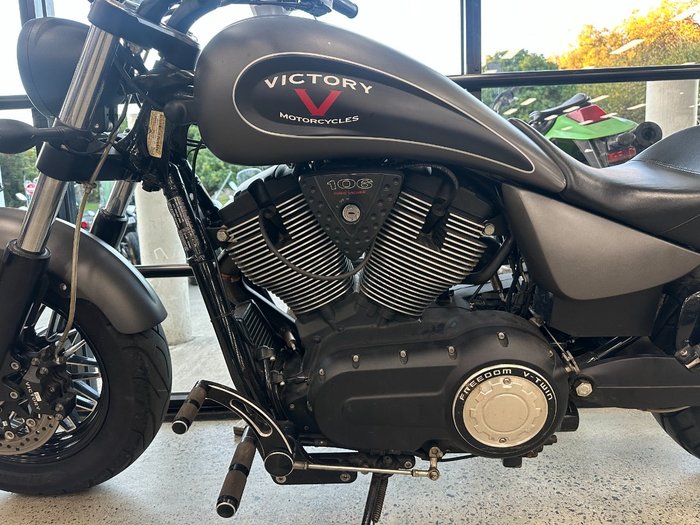 2015 VICTORY GUNNER Grey