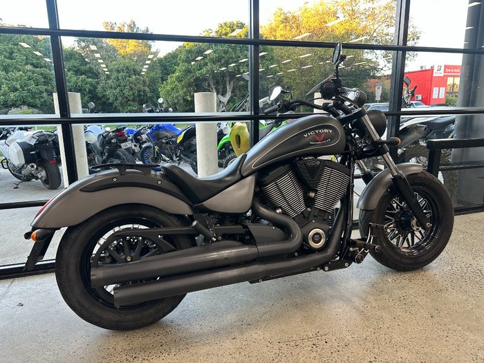 2015 VICTORY GUNNER Grey