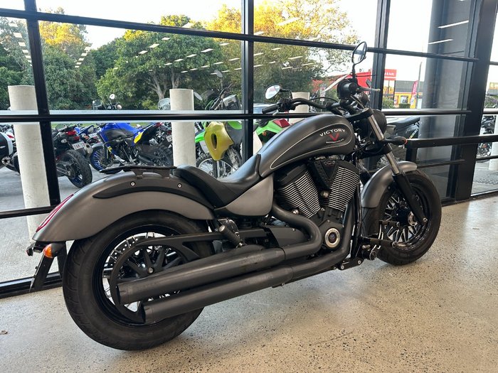 2015 VICTORY GUNNER Grey