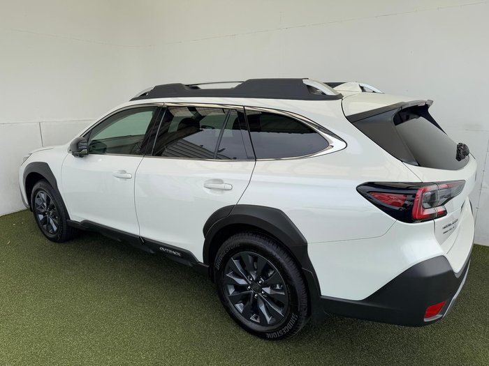 2025 Subaru Outback AWD Touring XT