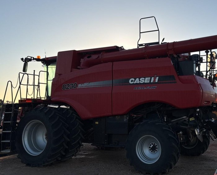 2014 CASE IH 8230 Red